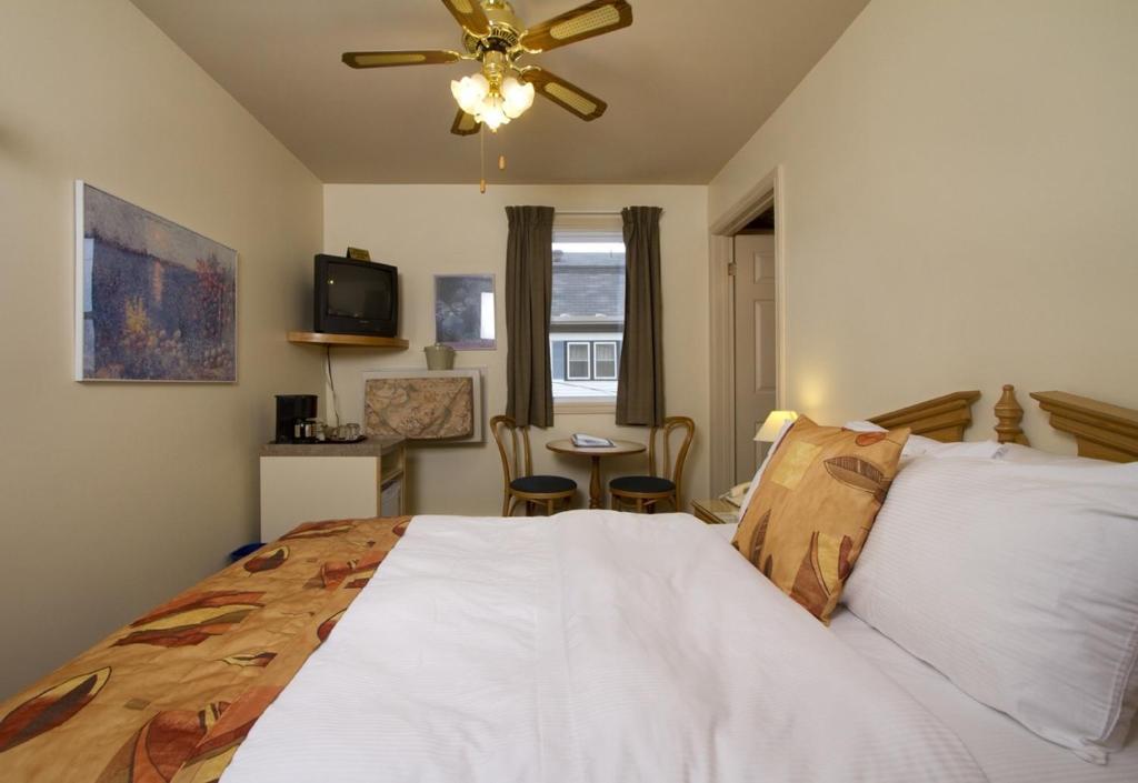 Brigantine Inn Lunenburg Zimmer foto