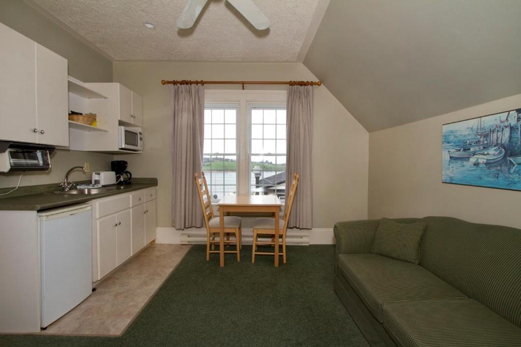 Brigantine Inn Lunenburg Zimmer foto