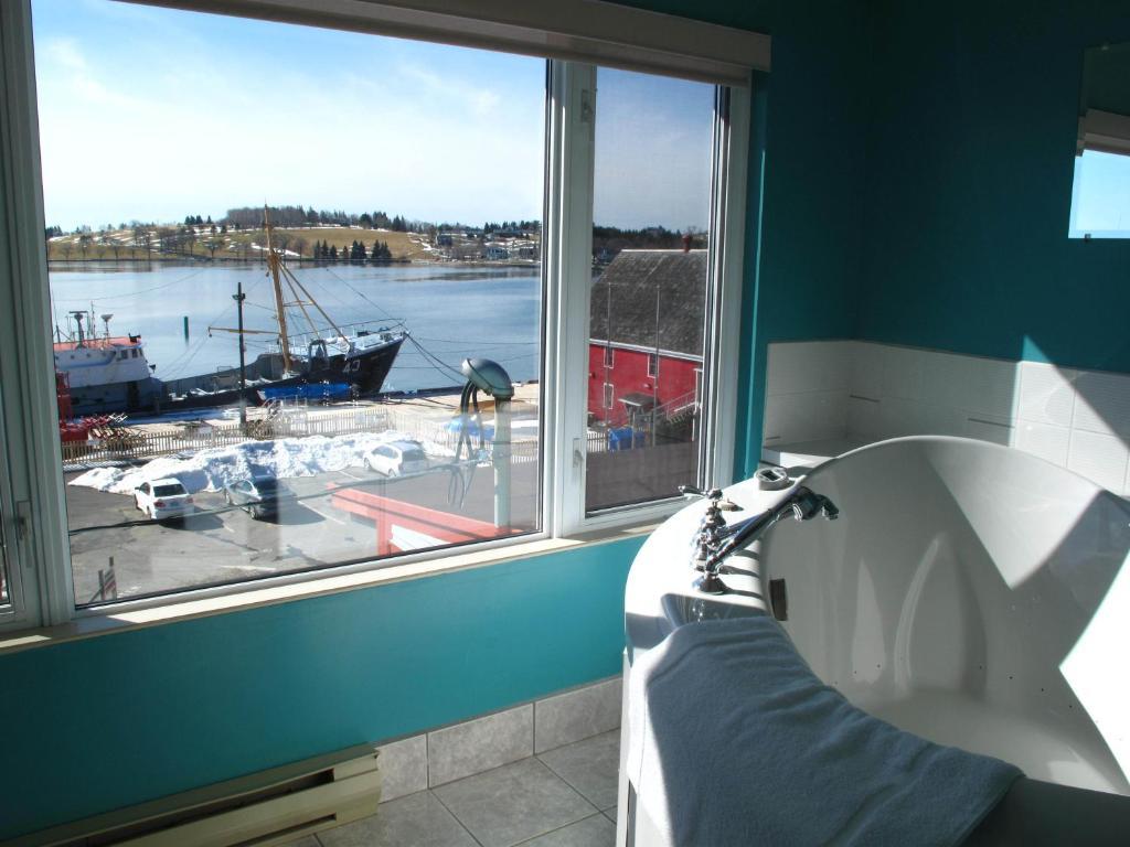 Brigantine Inn Lunenburg Zimmer foto