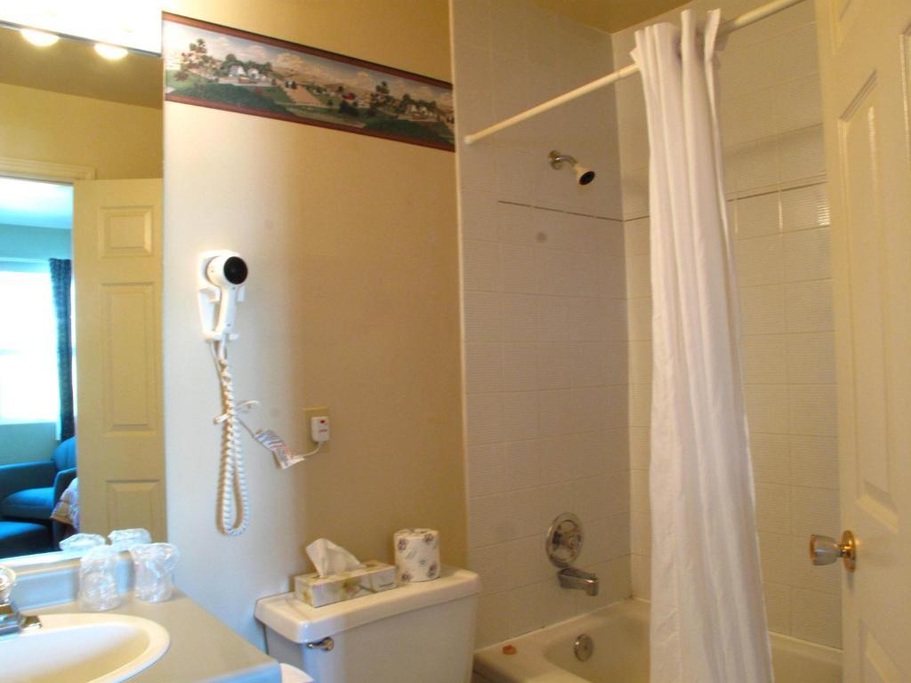 Brigantine Inn Lunenburg Zimmer foto