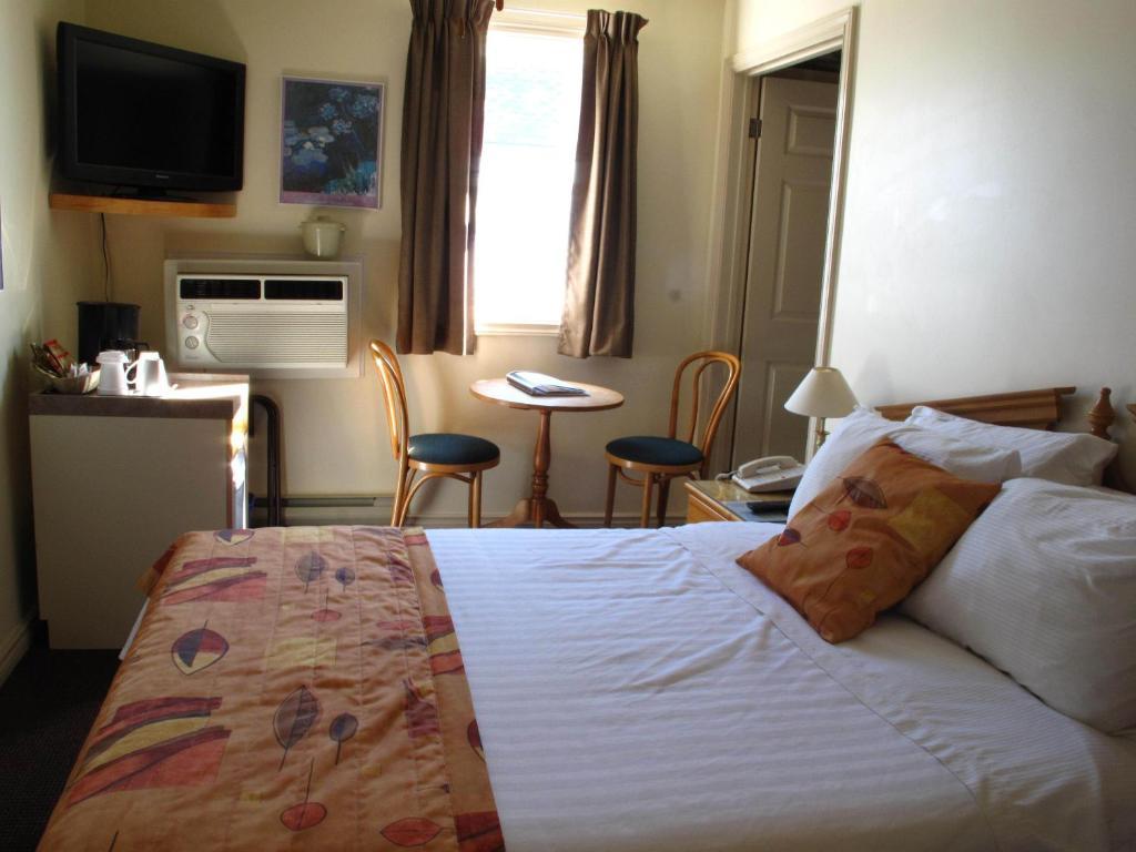 Brigantine Inn Lunenburg Zimmer foto