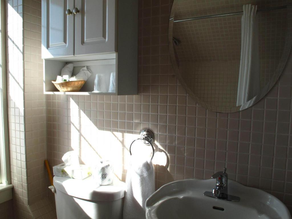 Brigantine Inn Lunenburg Zimmer foto