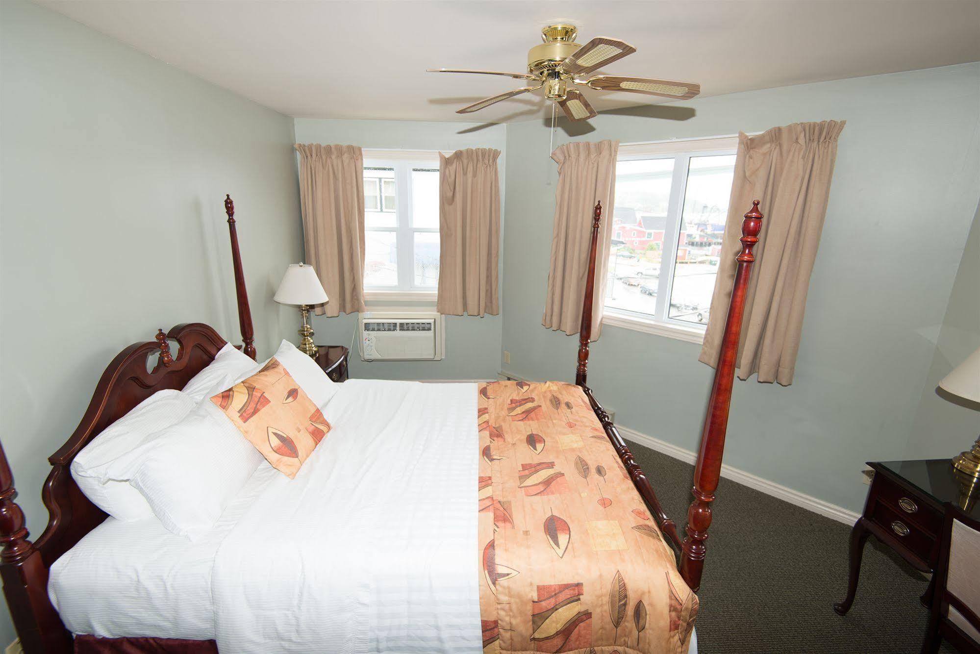 Brigantine Inn Lunenburg Exterior foto