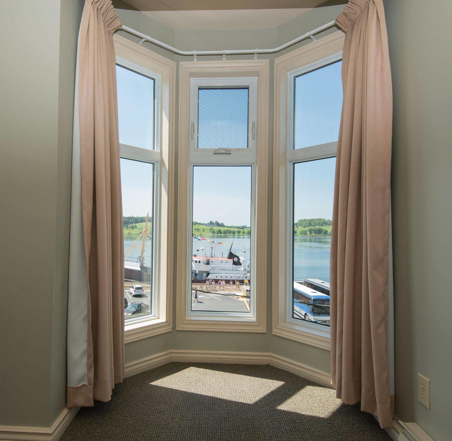 Brigantine Inn Lunenburg Exterior foto